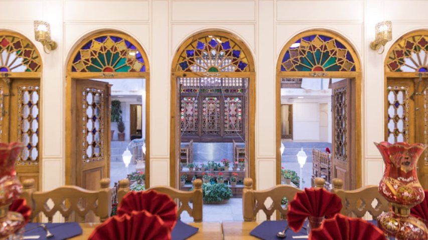 بهترین رستوران اصفهان همدم السلطنه