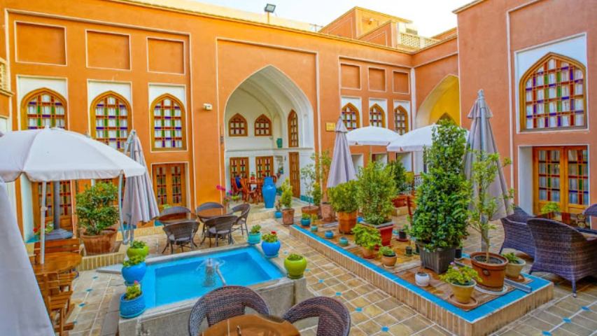 بهترین رستوران سنتی اصفهان میناس